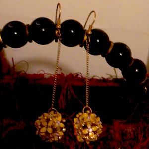 Earrings enameled with yellow flowers with crystal